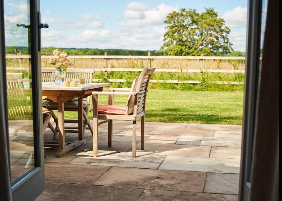 Villa Stride'S Barn Whiteparish Exterior foto